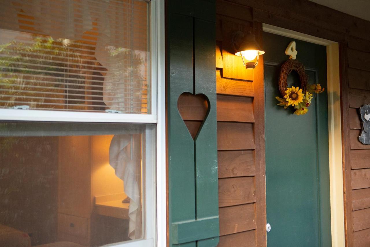 The Chimney Rock Inn & Cottages エクステリア 写真