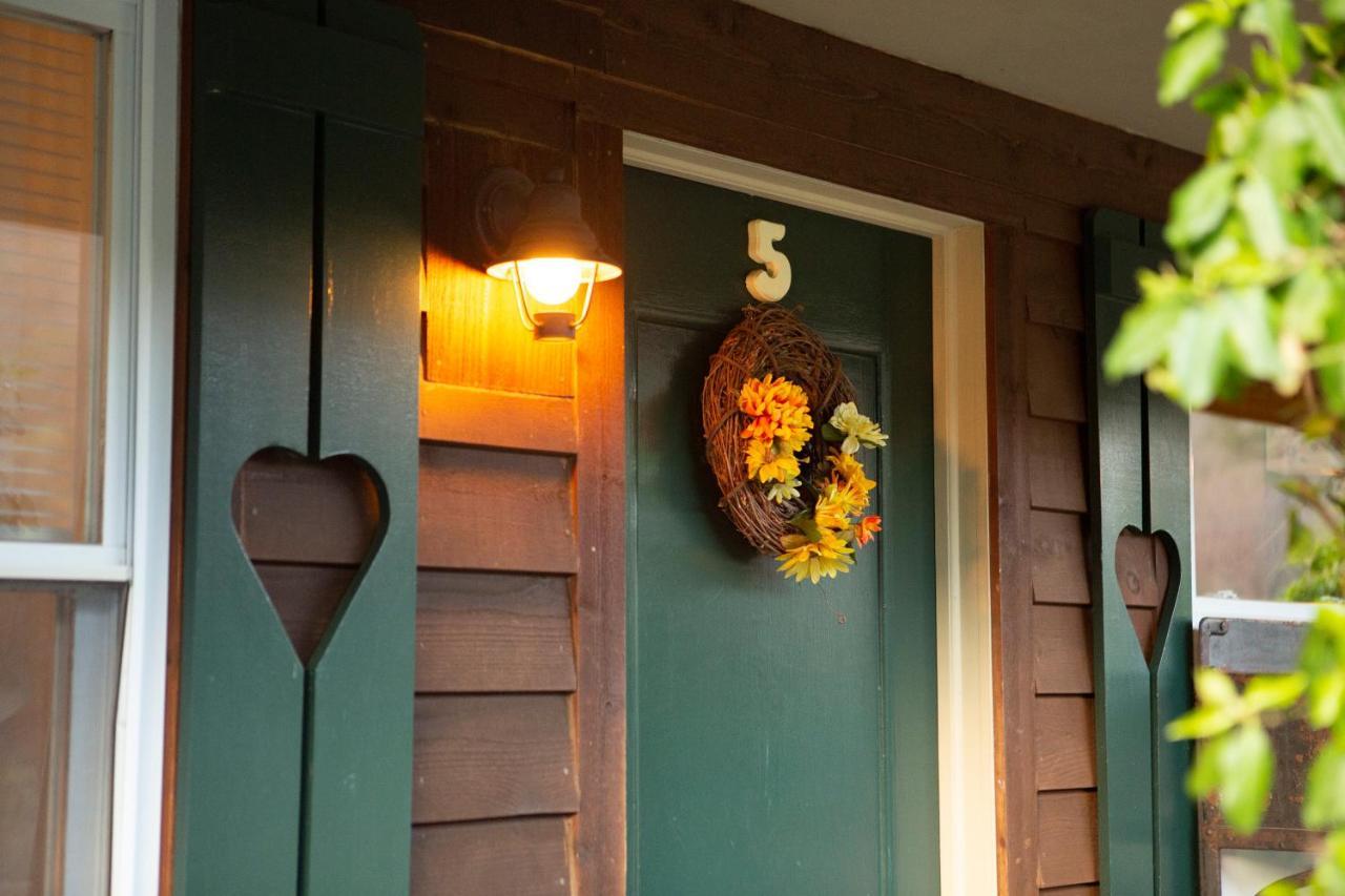The Chimney Rock Inn & Cottages エクステリア 写真
