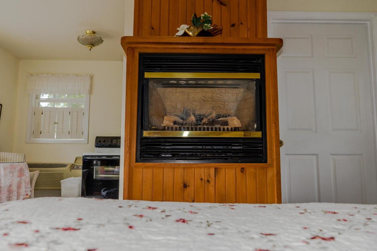 The Chimney Rock Inn & Cottages エクステリア 写真
