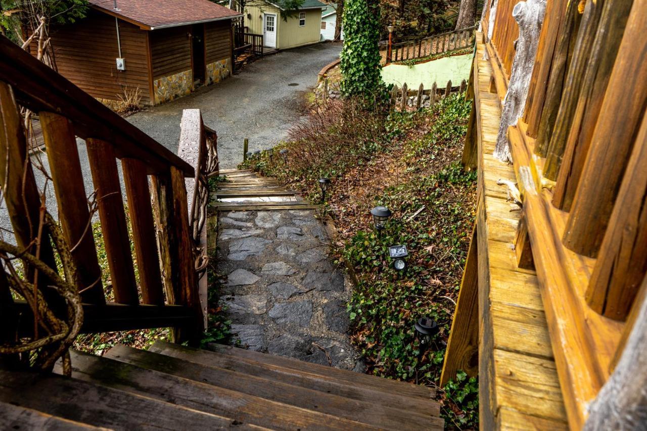 The Chimney Rock Inn & Cottages エクステリア 写真