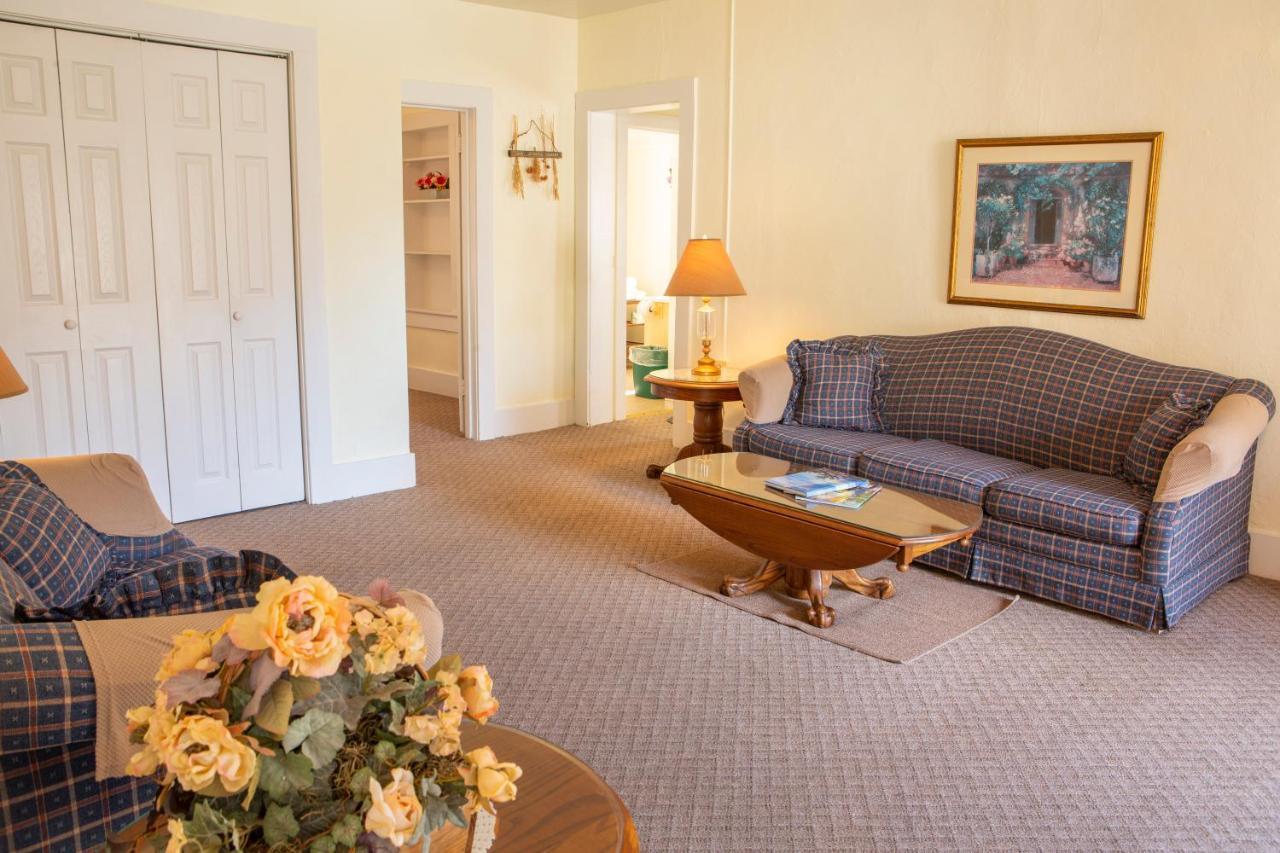 The Chimney Rock Inn & Cottages エクステリア 写真