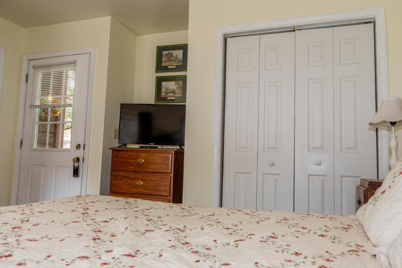 The Chimney Rock Inn & Cottages エクステリア 写真