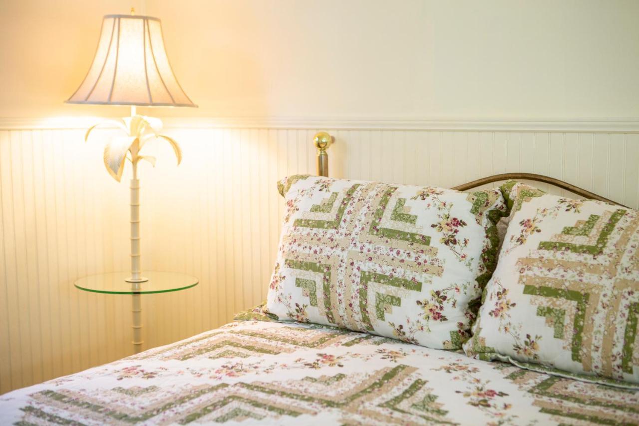 The Chimney Rock Inn & Cottages エクステリア 写真